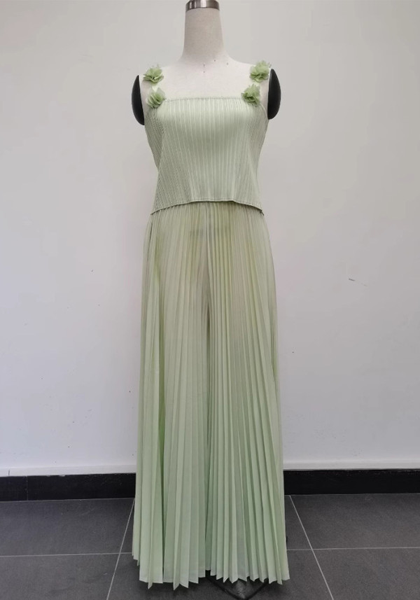 Plus Size Women Crop Top and pleated Skirt two-piece set