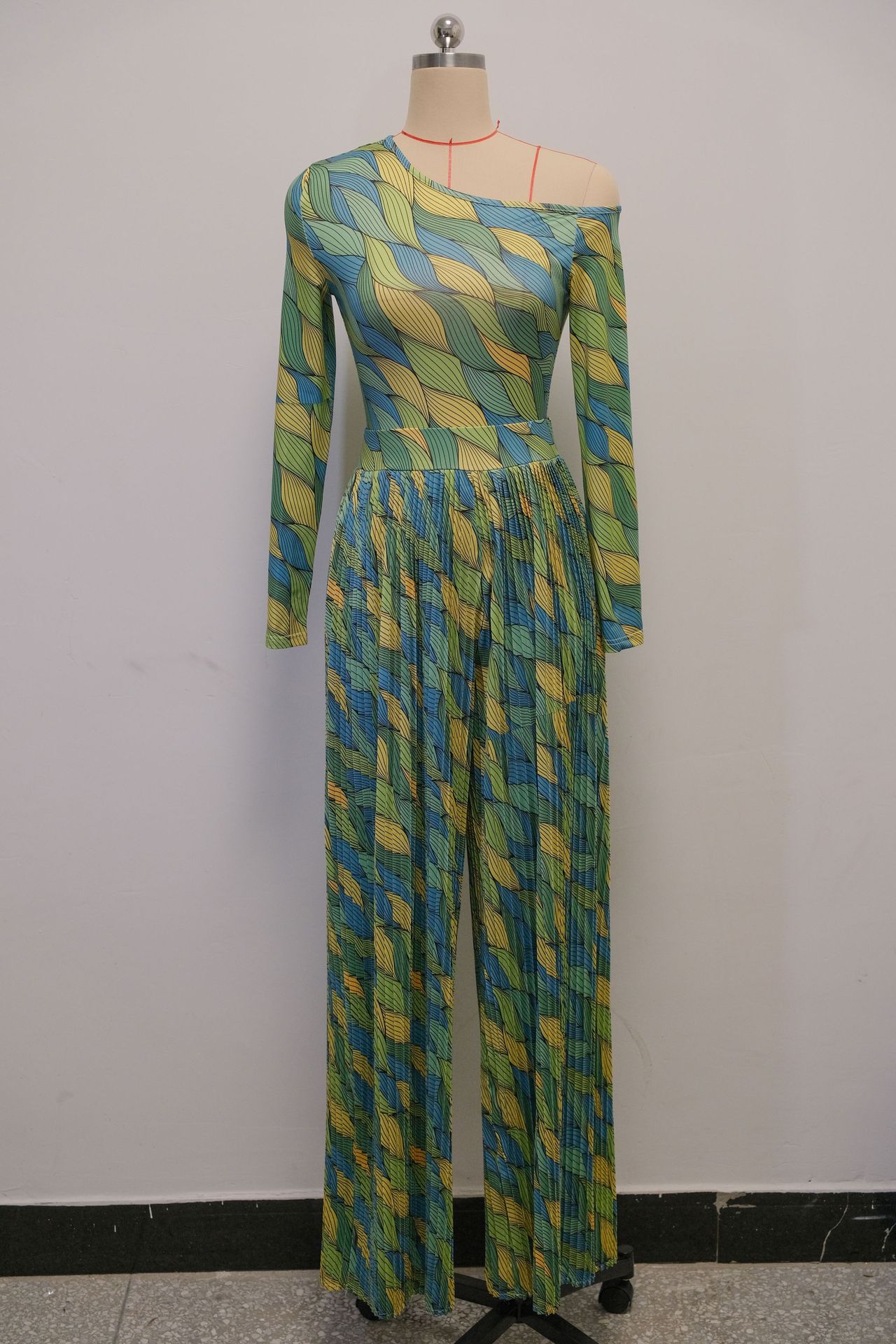 Women Spring Print Slash Shoulder Long Sleeve Top and Wide Leg Pants Pleated Two-piece Set