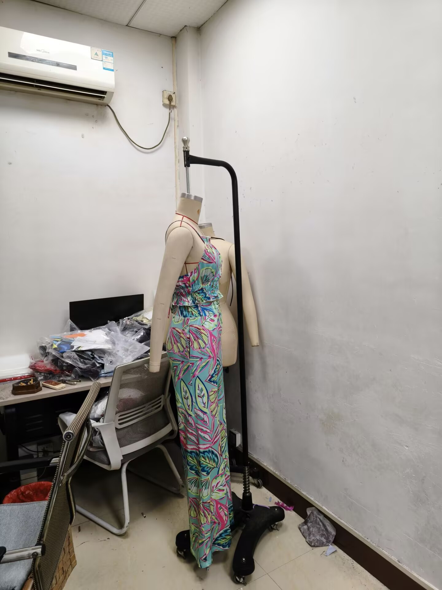 Women's Fashion Print Halter Neck Vest High-Waist Pants Two-Piece Set