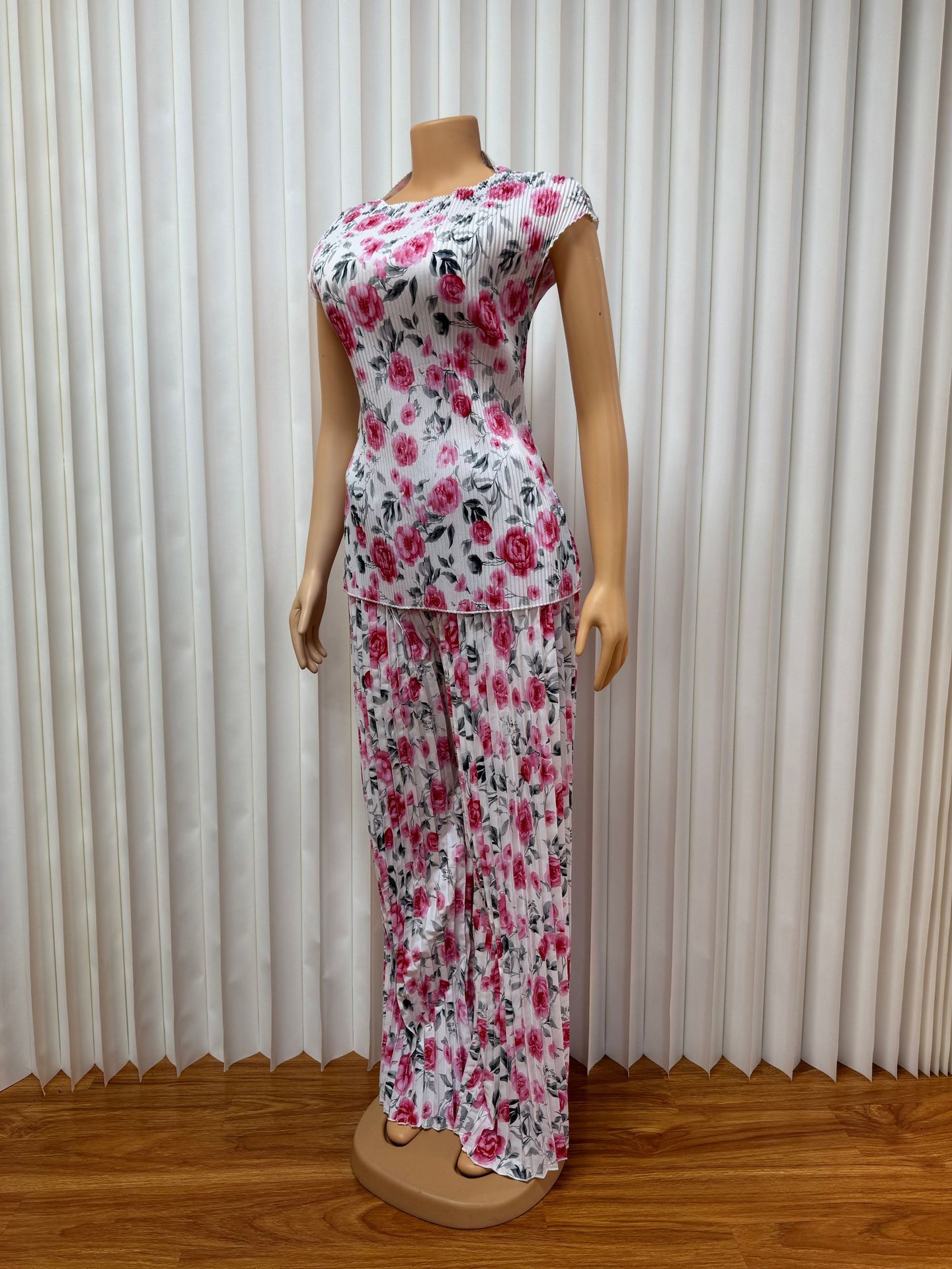Women's Flower Pleated Top & Loose Pants Set