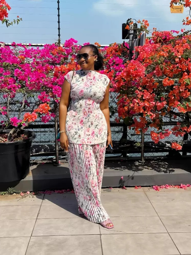 Women's Flower Pleated Top & Loose Pants Set