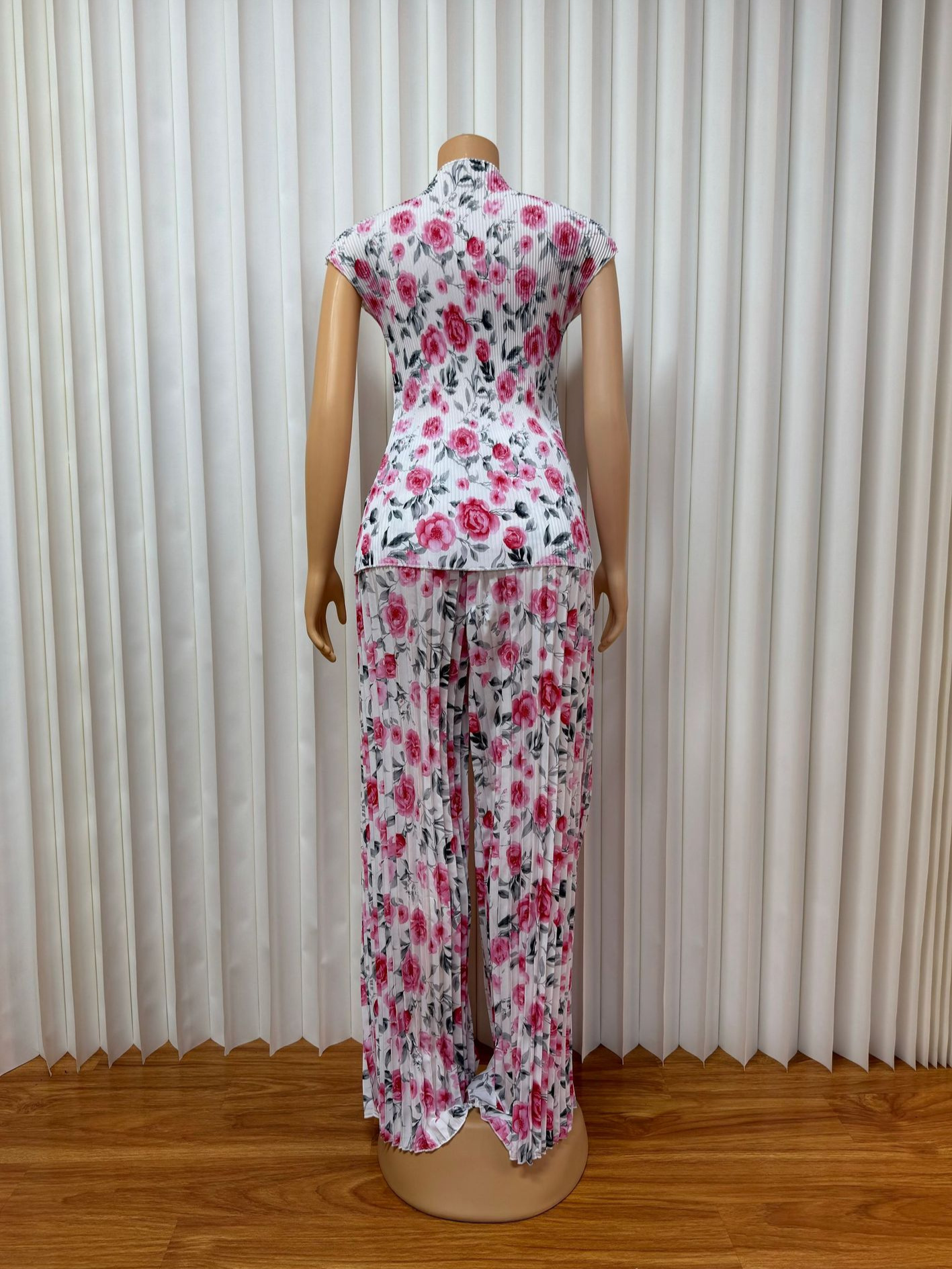Women's Flower Pleated Top & Loose Pants Set