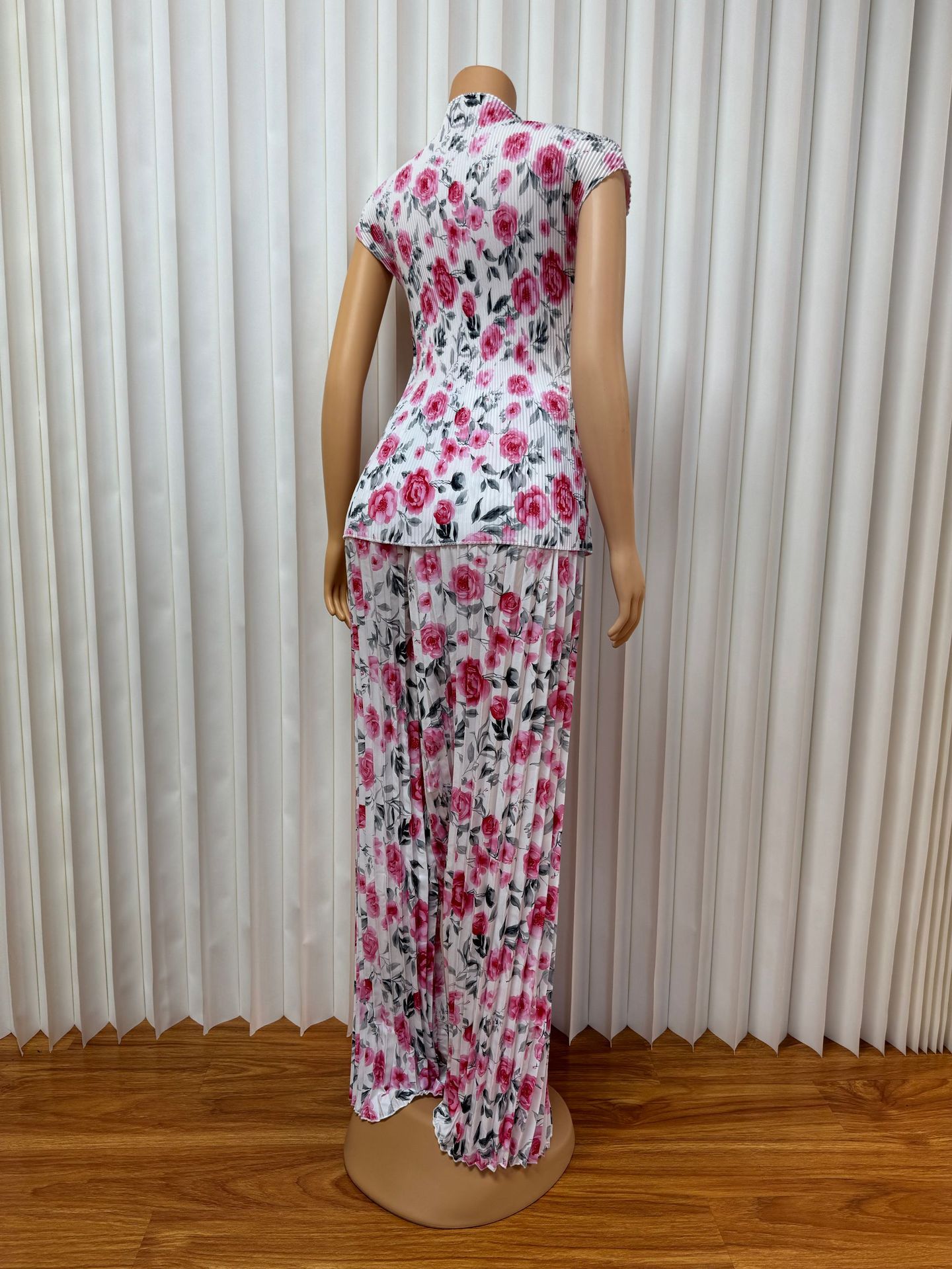 Women's Flower Pleated Top & Loose Pants Set