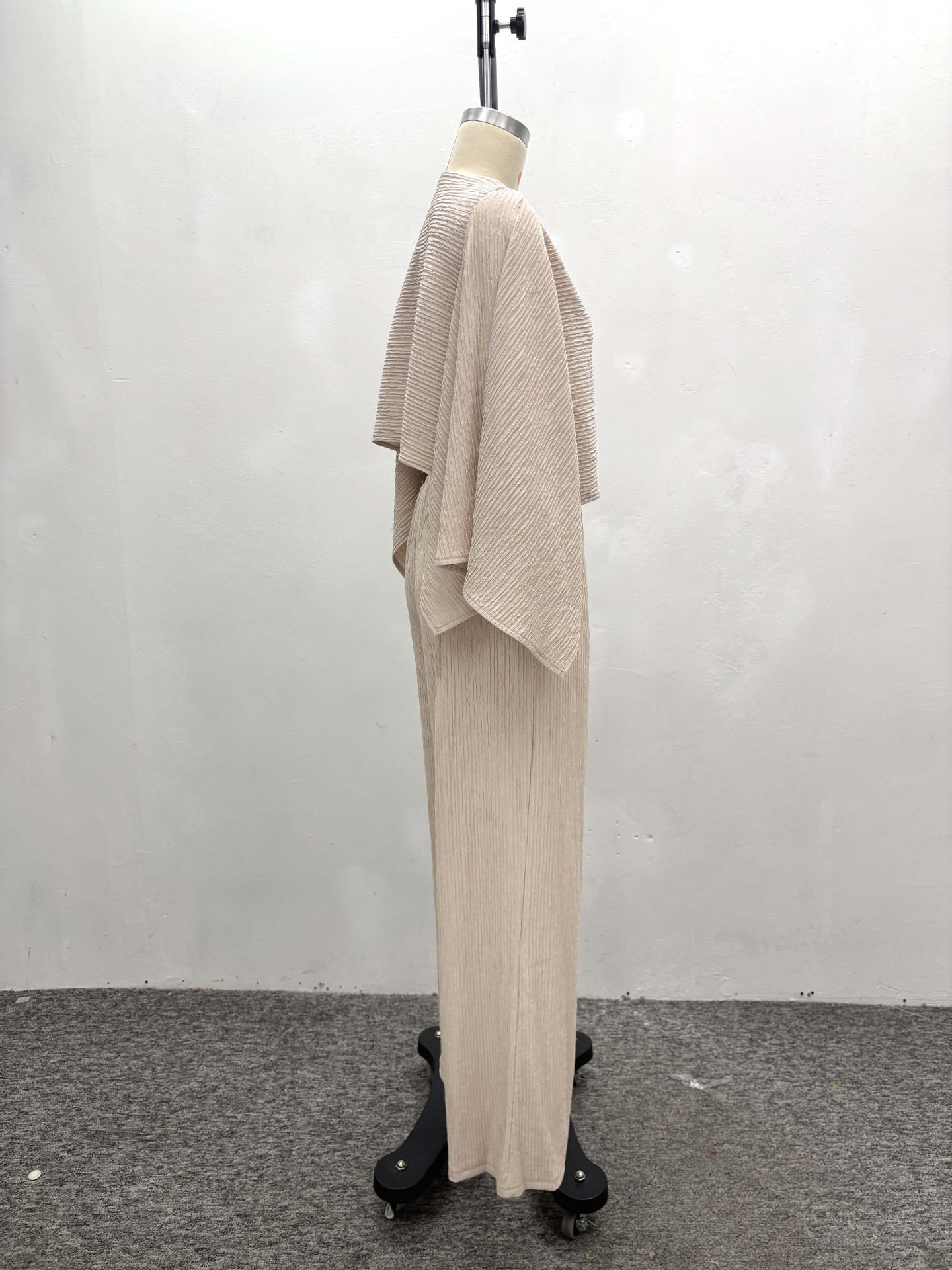 Women's Pleated Slash Shoulder Top and Pants Africa Chic Set