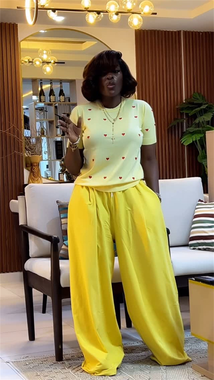 Women's Summer Sweet & Trendy Round Neck Heart Print Short Sleeve Top & Wide-Leg Pants Set