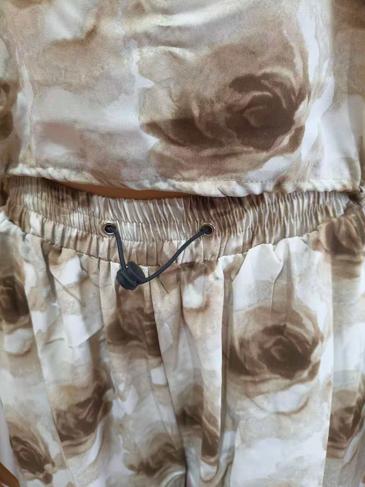 Women Ribbed Print Round Neck Short Sleeve Top and Cuffed Pants Casual Two-piece Set