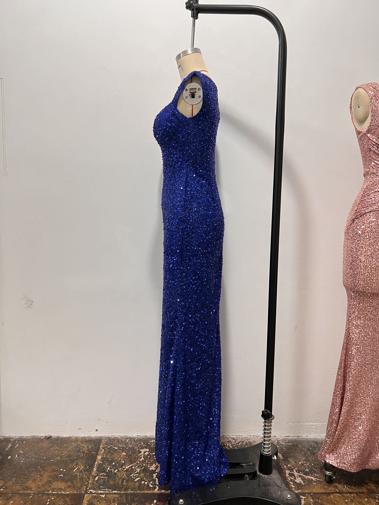 Women Solid U-Neck Sequined Strappy Fishtail Evening Dress