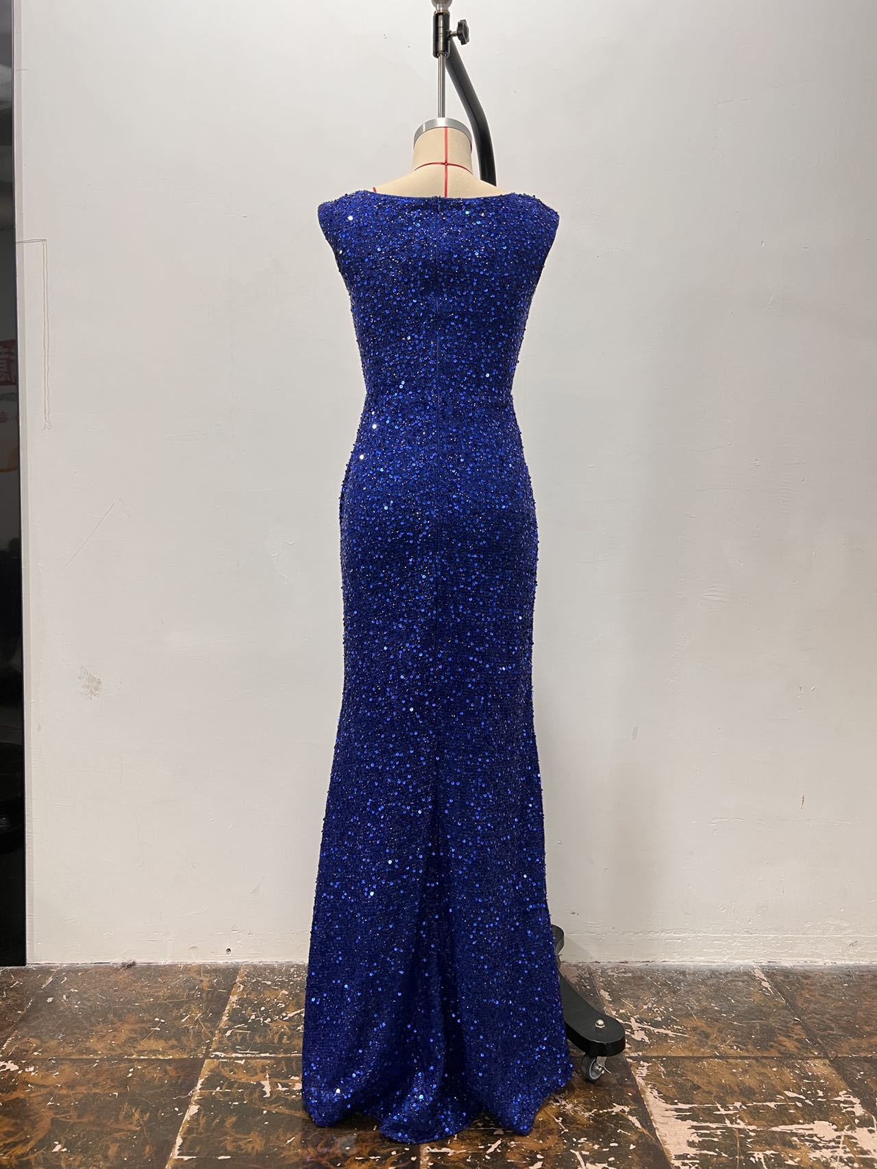 Women Solid U-Neck Sequined Strappy Fishtail Evening Dress