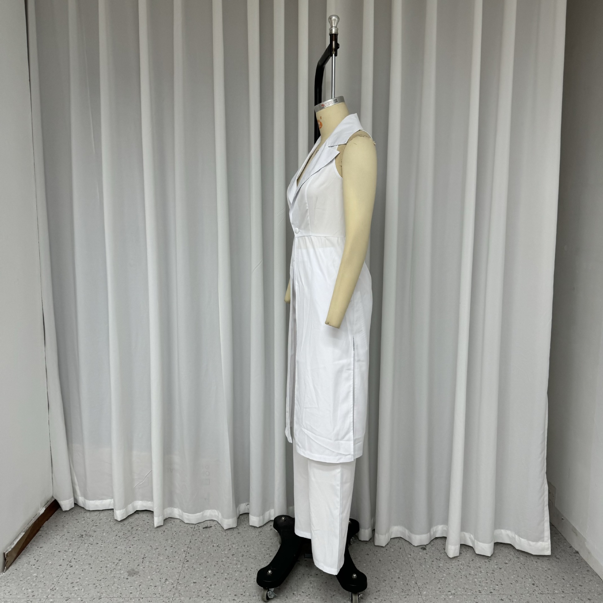 Women Turndown Collar Sleeveless Solid Top and Pant Two-Piece Set