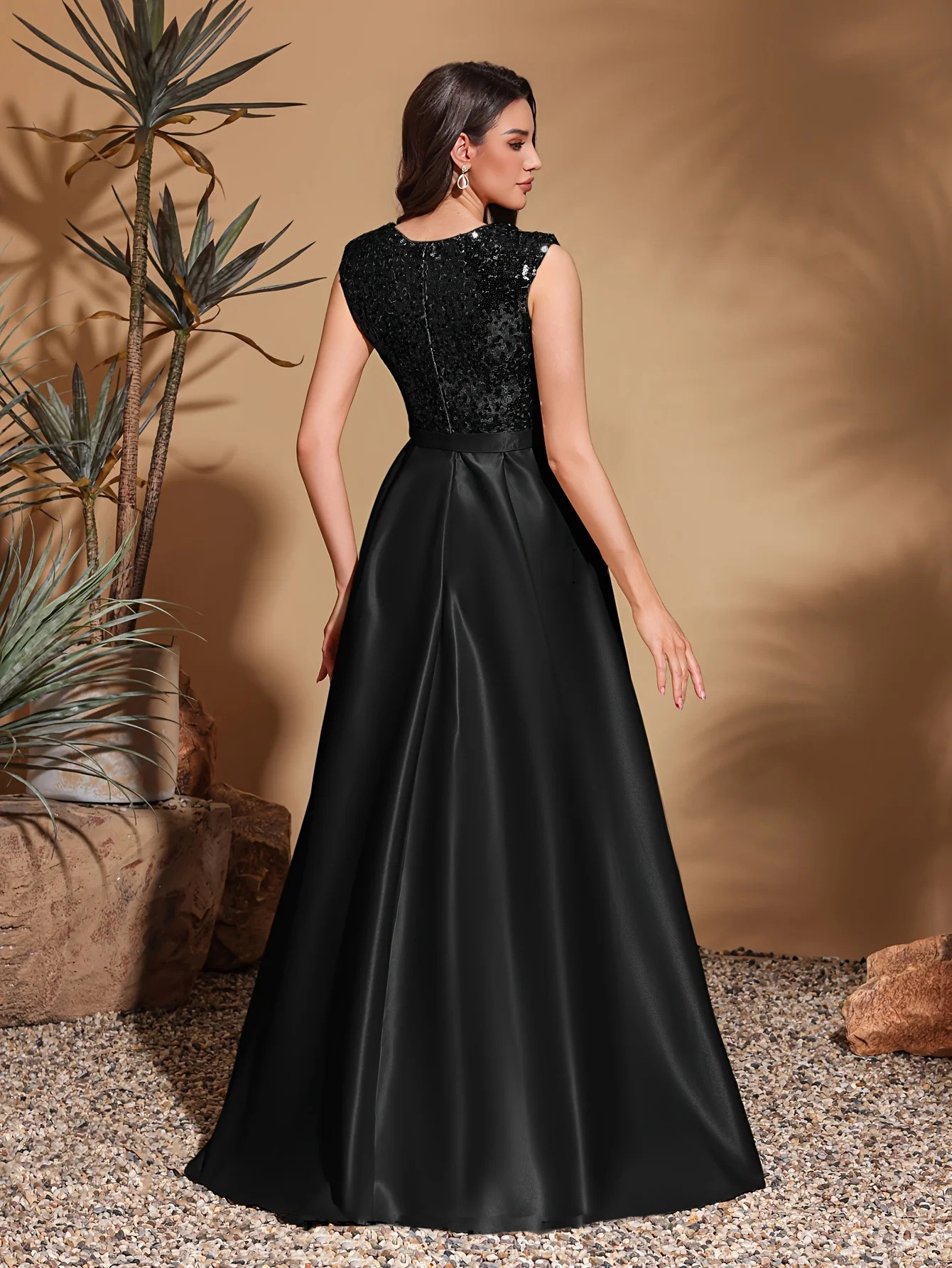 Women Elegant Black Sequined V-Neck Party Mermaid Bridesmaid Evening Dress(Processing time need 3-6 days)