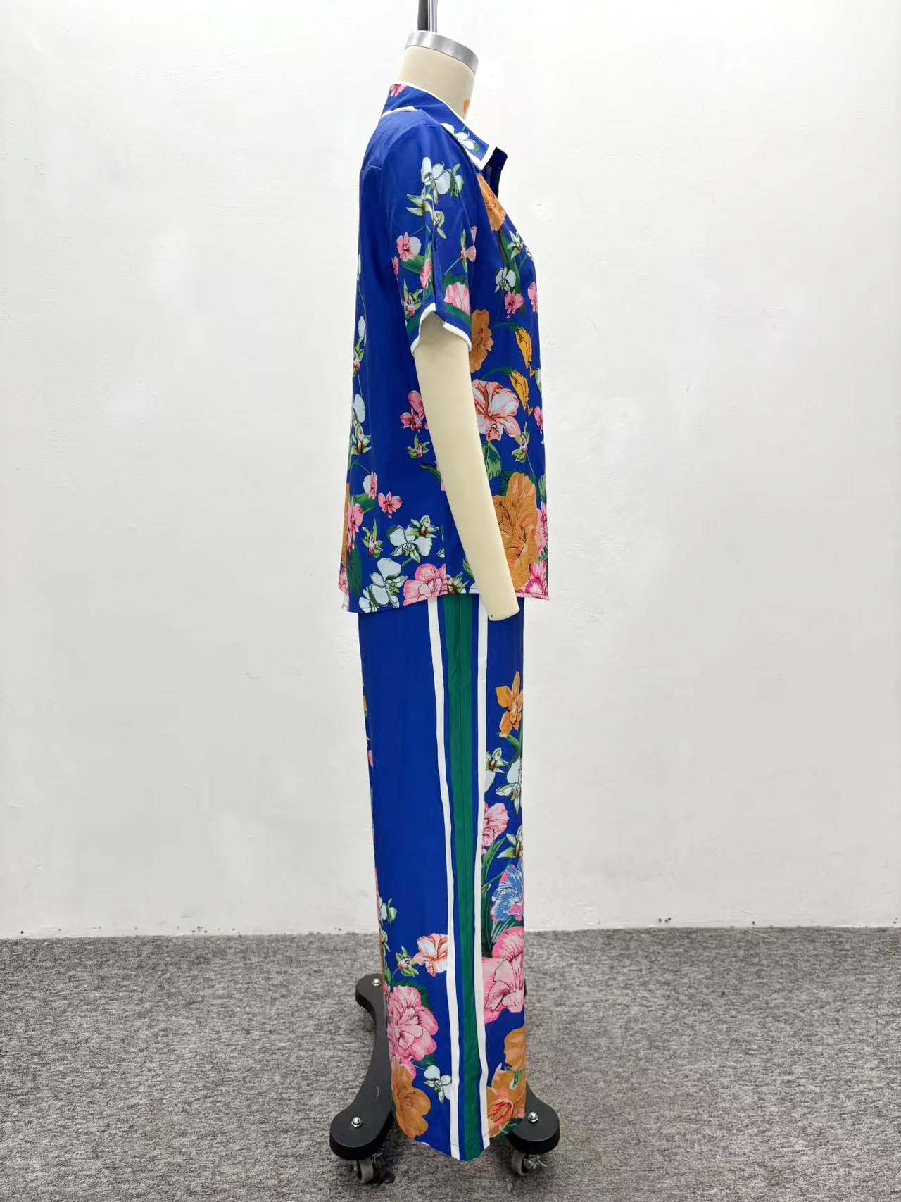 Plus-size African Women short-sleeved Turndown Collar Printed Cardigan Shirt and Casual Pants Two-Piece Set