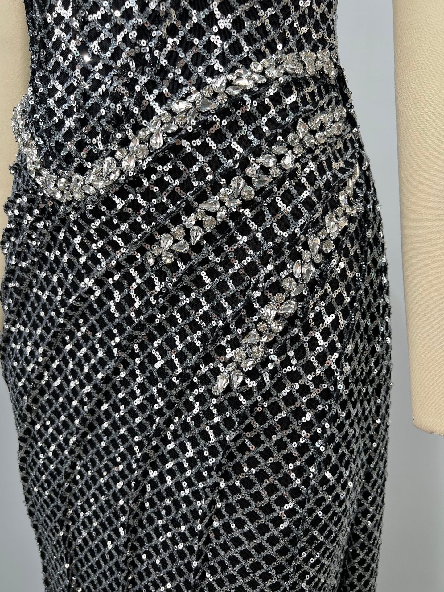 Women Black Bandage Strapless Sequined Fishtail Evening Dress with Rhinestones