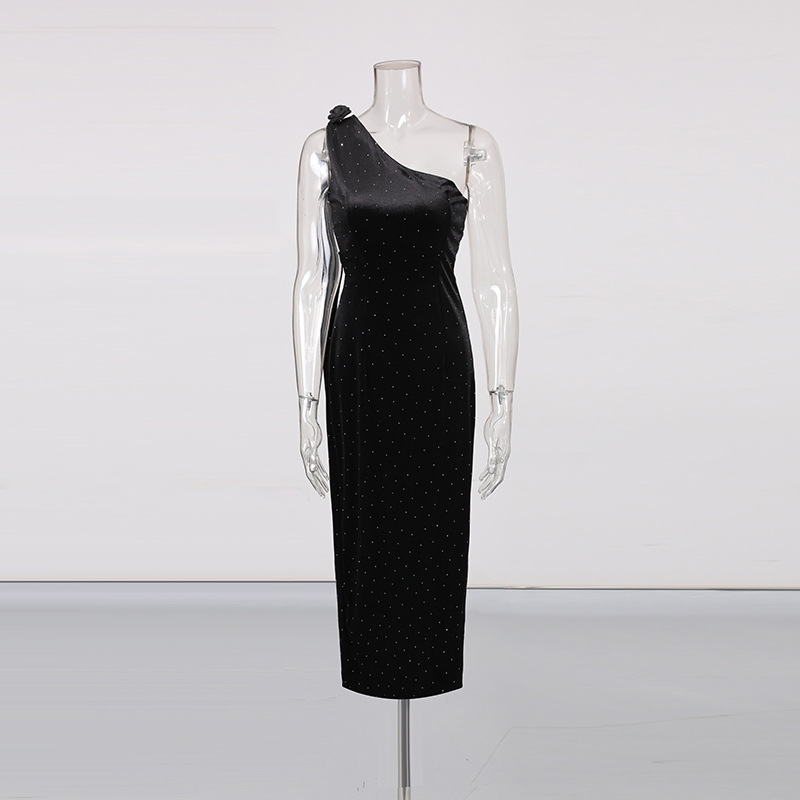 Women Slash Shoulder Dress with Sleeveless Diamonds Dresses