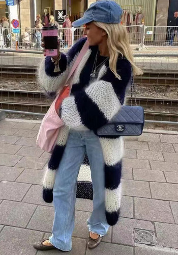 Women autumn contrasting striped long coat sweater