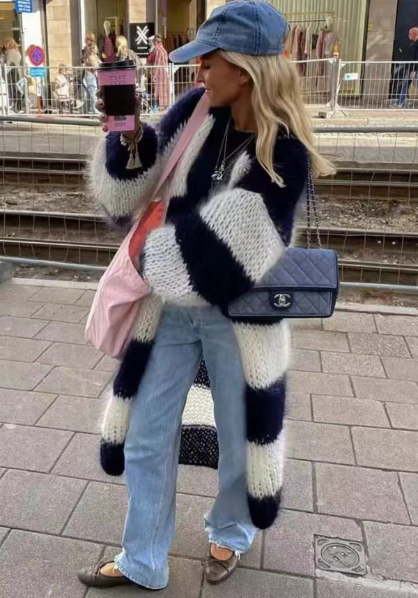 Women autumn contrasting striped long coat sweater