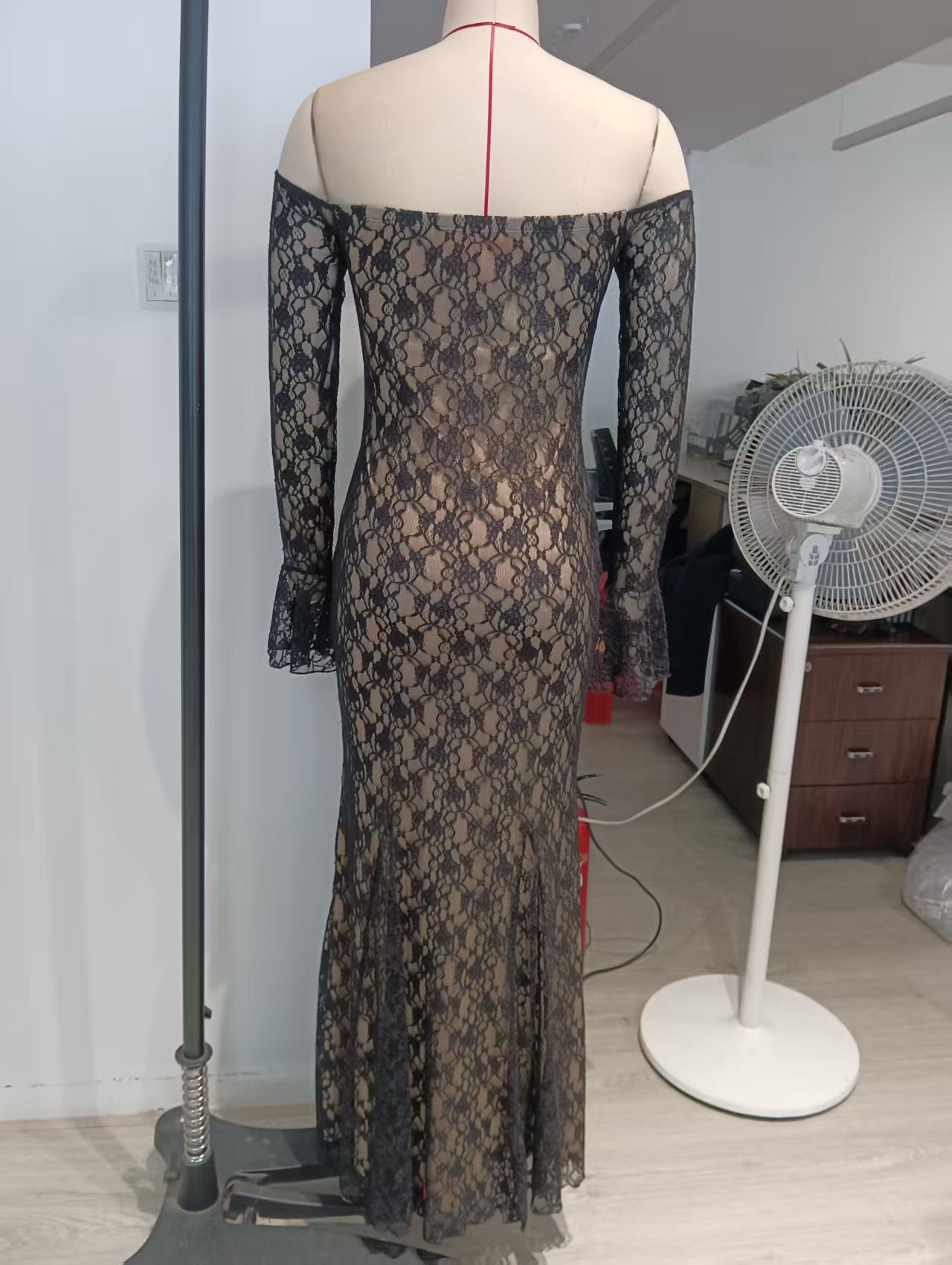 Women French Off-Shoulder Lace Long-Sleeve Maxi Dresses