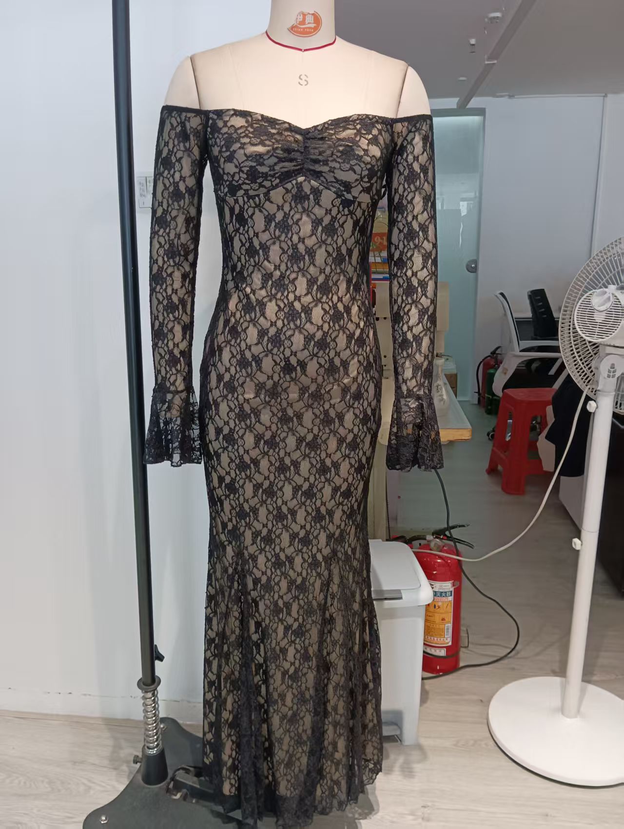 Women French Off-Shoulder Lace Long-Sleeve Maxi Dresses