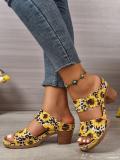 Plus Size Women Graffiti Buckled Lightweight Block Heel Sandals