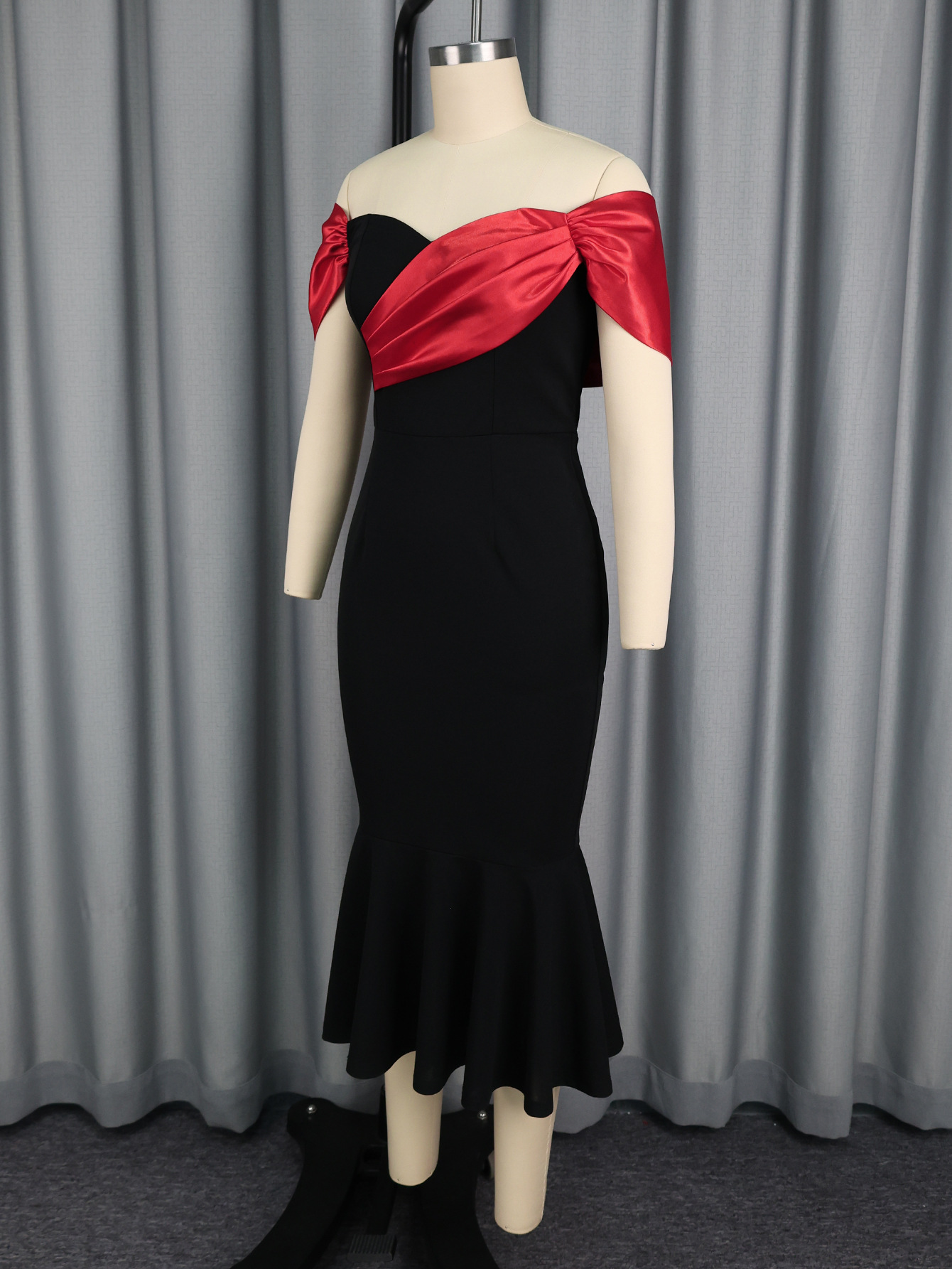 Women's Off-Shoulder Sexy Color-Blocking Party Dress with Flounce Hem Slim Fit Mermaid Evening Gown