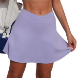 Women contrasting backless sports vest and yoga culottes