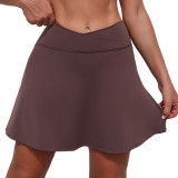 Women contrasting backless sports vest and yoga culottes