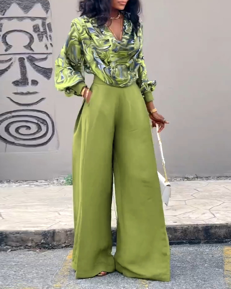 Women Green Printed Long-Sleeved Swing-Neck Top and Pleated Wide-Leg Bell Bottom Pant Two-Piece Set