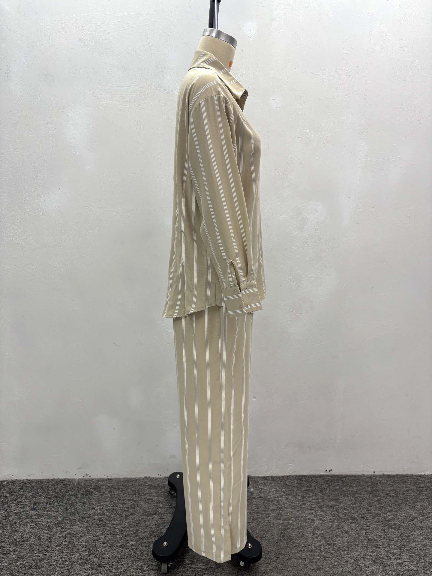 Plus-Size African Women Casual Turndown Collar Long-Sleeved Shirt and Casual Pants Two-Piece Set