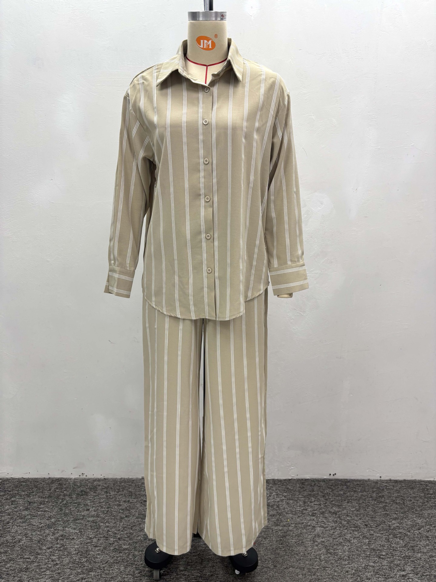 Plus-Size African Women Casual Turndown Collar Long-Sleeved Shirt and Casual Pants Two-Piece Set