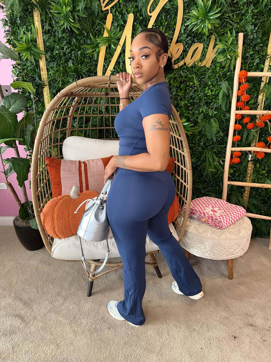 Women's Fashion Solid Color Slim Sexy Yoga Stretch Short Sleeve Top and Pants Set