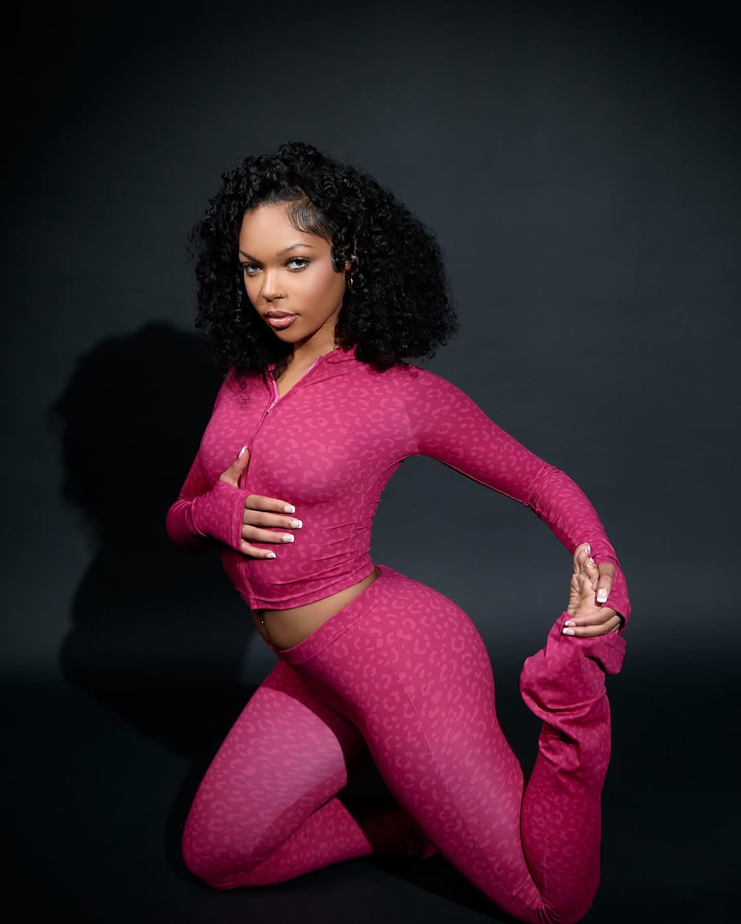 Women's Summer Long Sleeve Leopard Print Zip-Up Fingerless Glove Fashion Sexy Fitting Pants Set