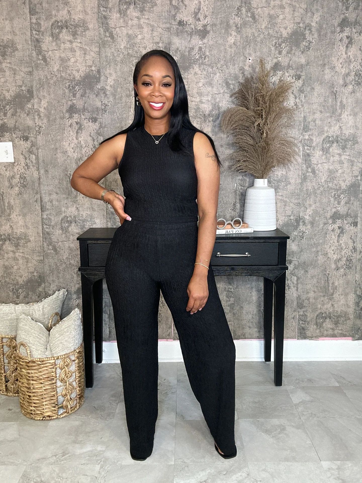 Women Solid Sleeveless Round Neck Top and Pants Two-Piece Set