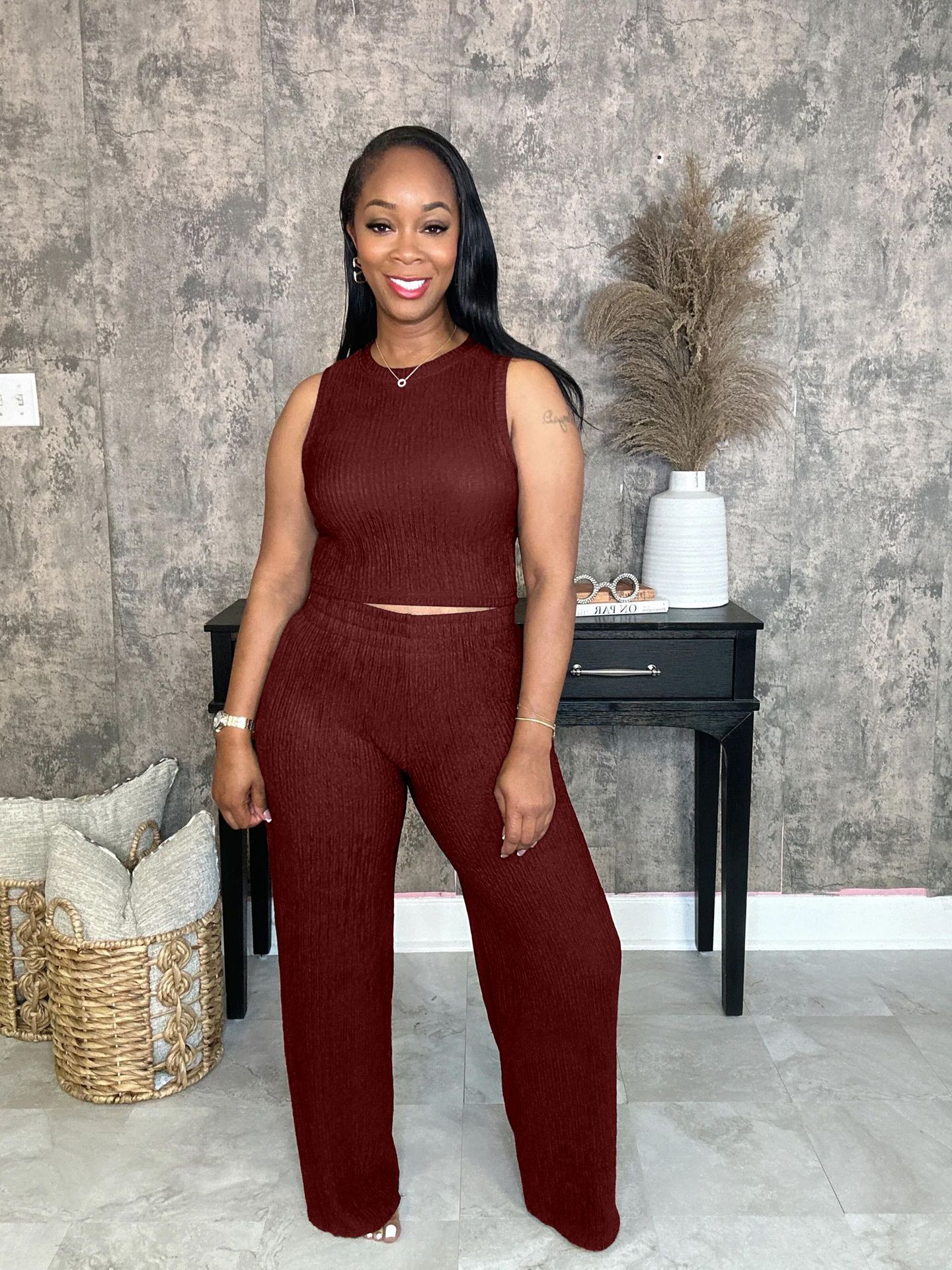 Women Solid Sleeveless Round Neck Top and Pants Two-Piece Set