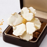 Women's Retro Gold Metal Delicate Flower Brooch