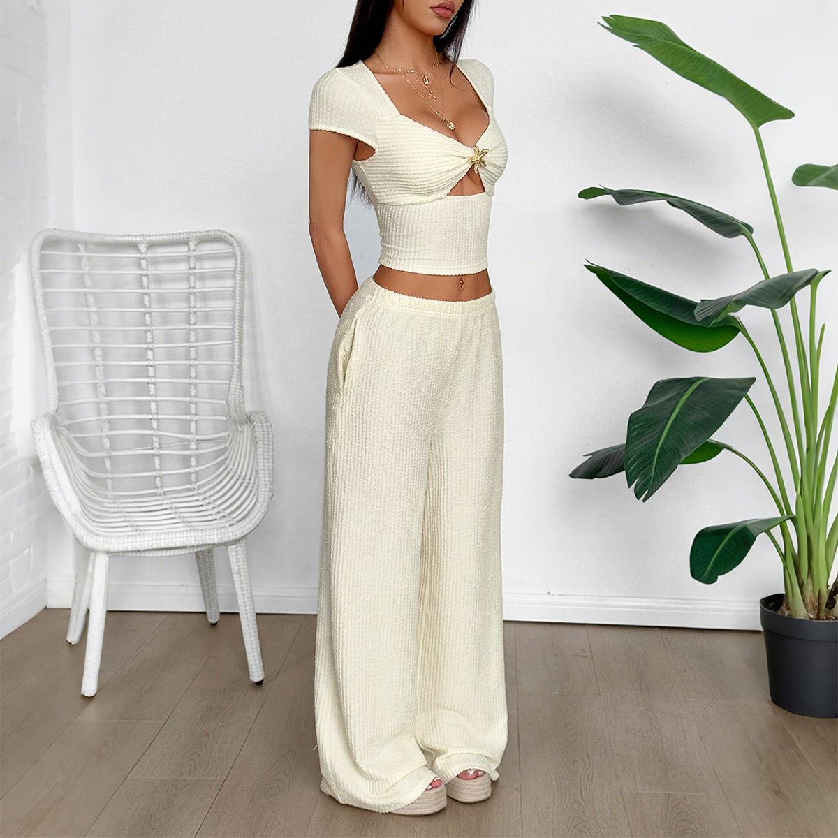 Women Sports Short-Sleeve Vest and Wide-Leg Pants Two-Piece Set
