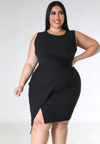 Plus Women Round Neck Solid Sleeveless Slit Dress