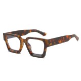 Women square frame sunglasses