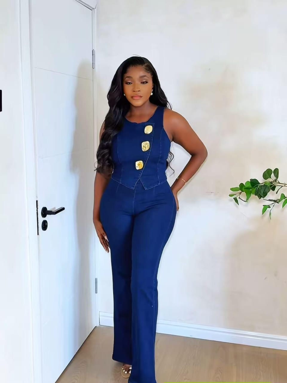 Women's Fashion Metallic Pin Embellished Sleeveless Vest Denim Pants Set