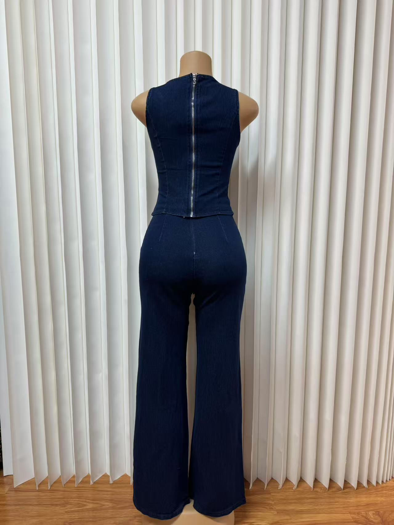 Women's Fashion Metallic Pin Embellished Sleeveless Vest Denim Pants Set