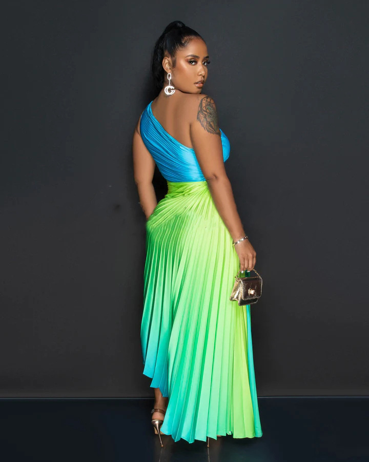 Gradient Pleated Dress for Parties & Occasions