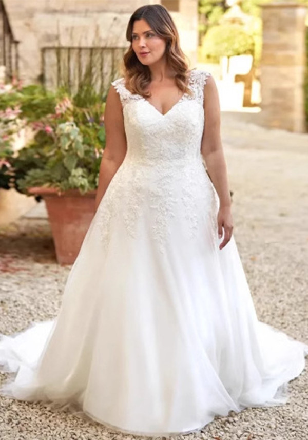 Women's Wedding Lace Train Princess Slim Fit Bridal Gown（Processing time need 3-6 days）