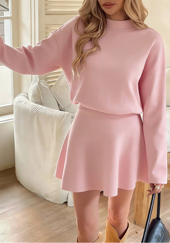Women Long-Sleeved High-Neck Knitting Pleated Skirt