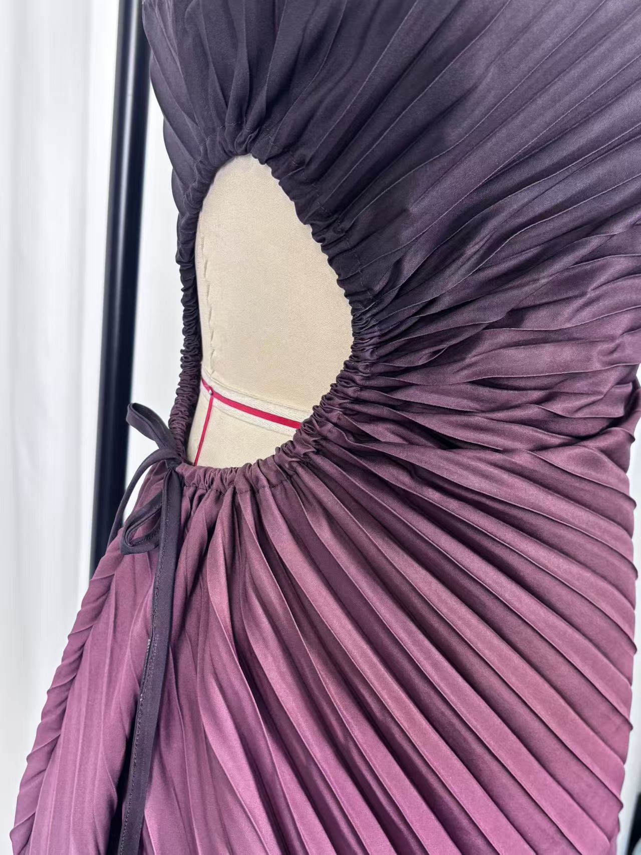 Women Fashion Sexy Solid Sleeveless Slash-Shoulder Cutout Pleated Mini Dress