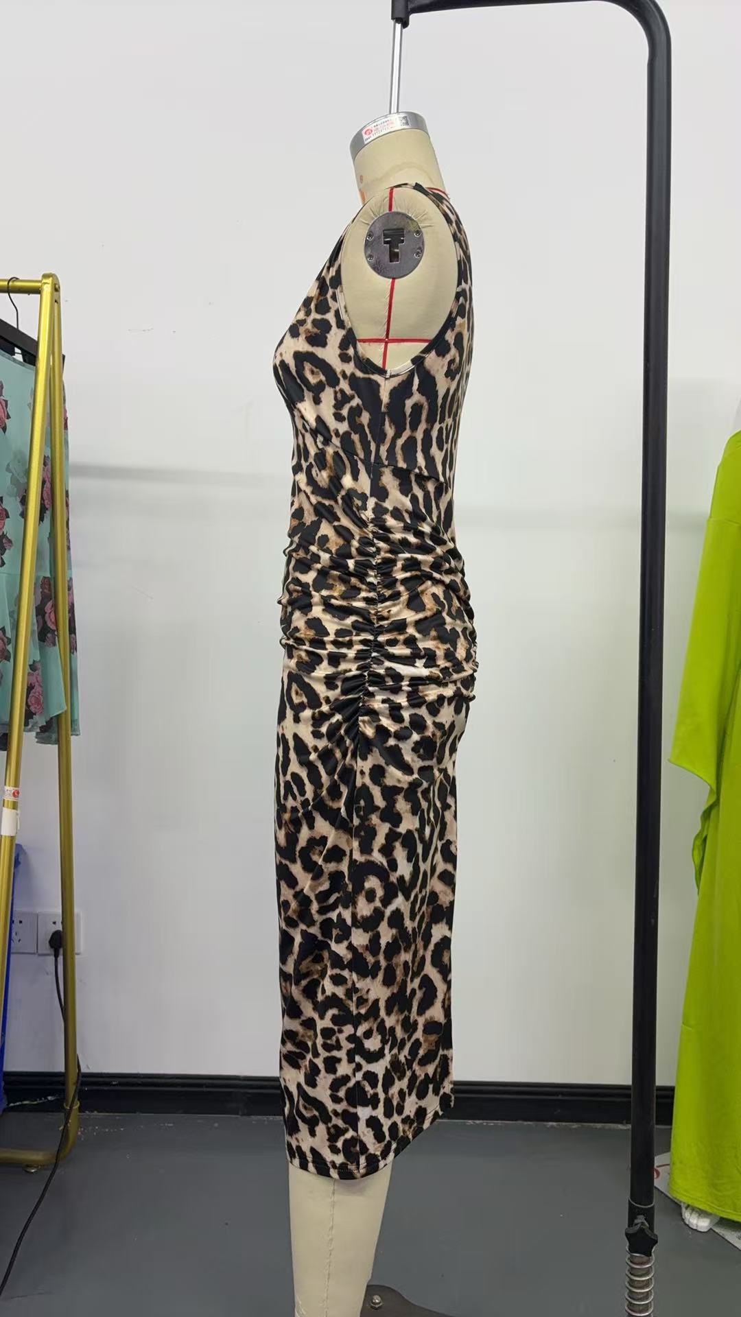 Women leopard print sleeveless V-neck bodycon dress