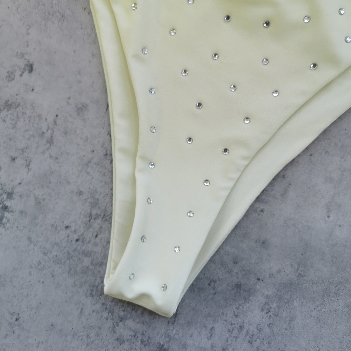 Strapless Two-Piece Bikini Swimsuit for Summer Beach Days