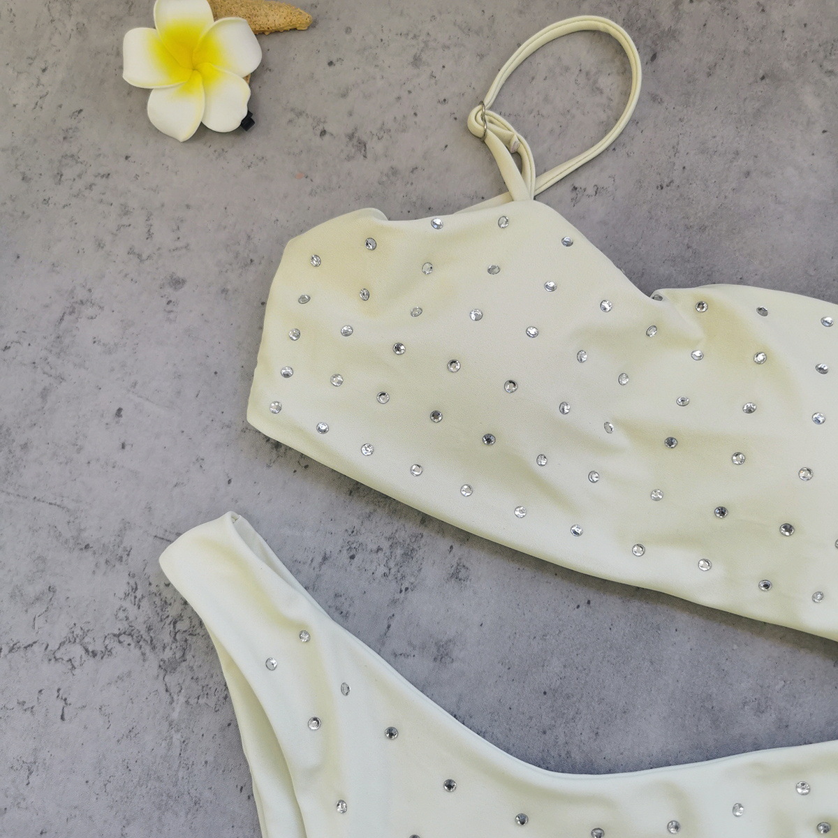 Strapless Two-Piece Bikini Swimsuit for Summer Beach Days