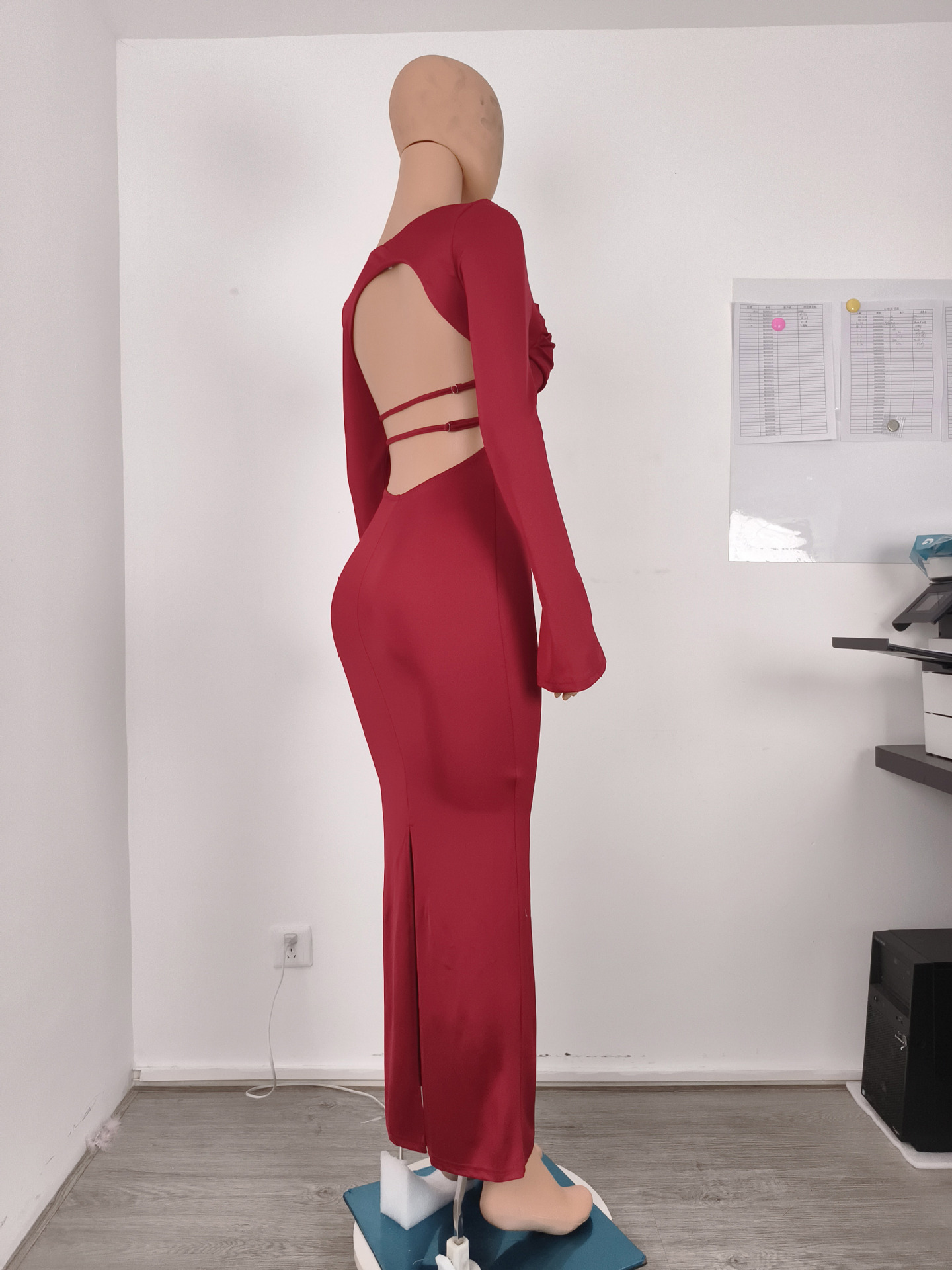Red Backless Long-Sleeved Dress for Elegant Evening Parties
