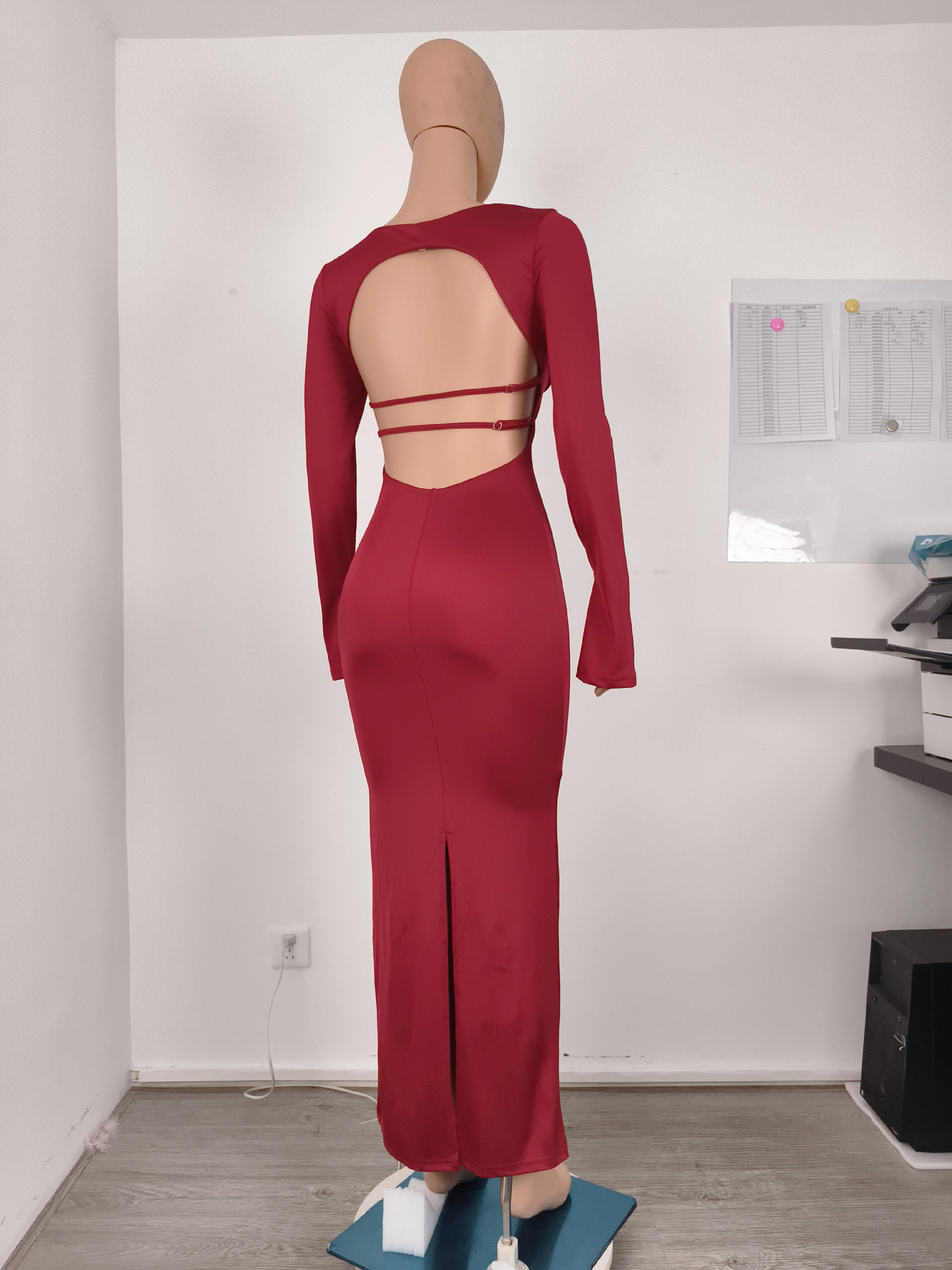 Red Backless Long-Sleeved Dress for Elegant Evening Parties