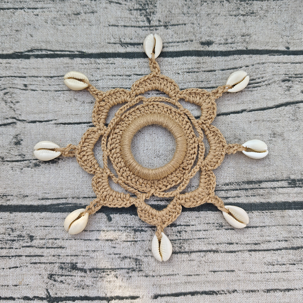 Crochet Shell Bracelet for Summer Beach Holidays