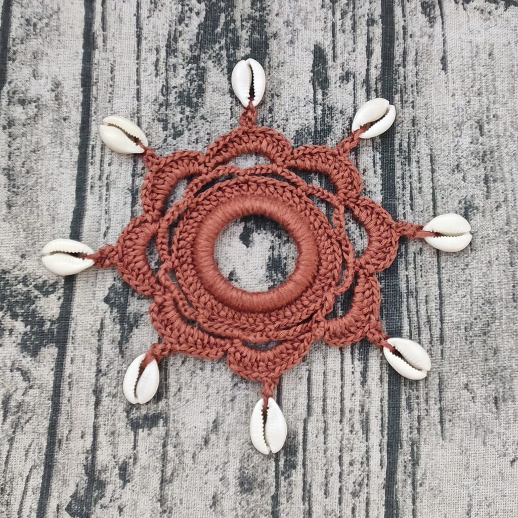 Crochet Shell Bracelet for Summer Beach Holidays