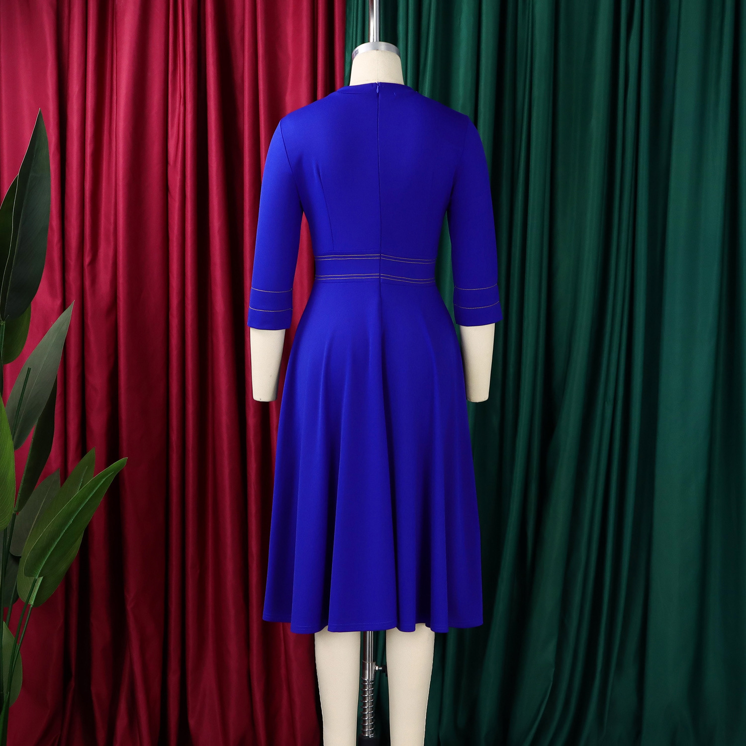 Round Neck Three-Quarter Sleeve Dress for Elegant Events